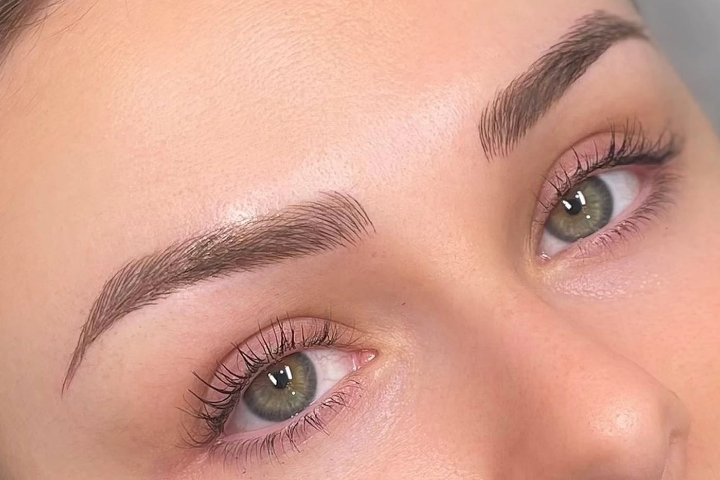 Semi-Permanent Make Up